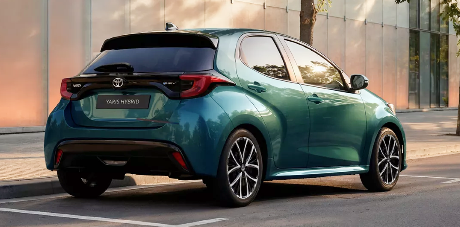 Toyota Yaris Comfort היברידי